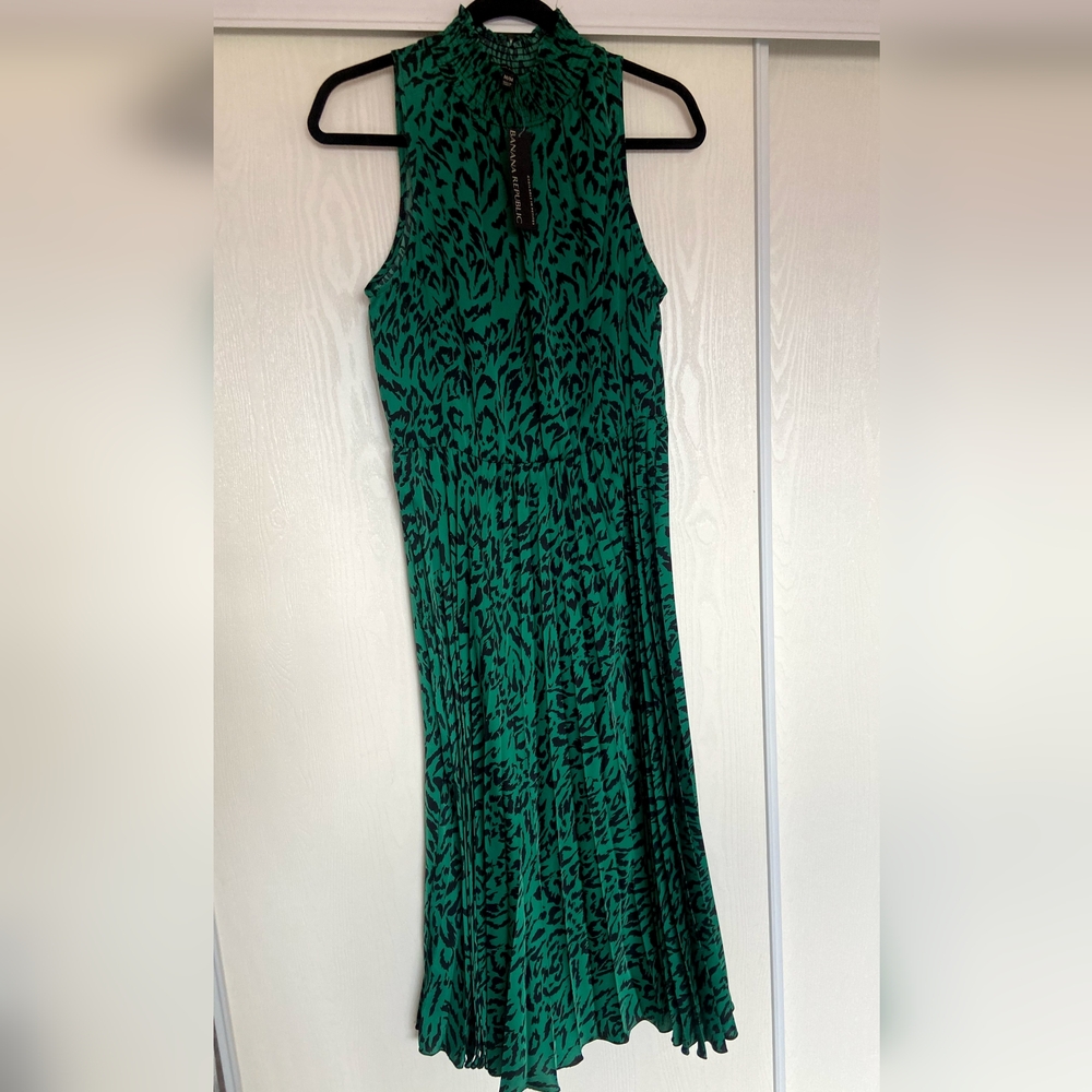 Green Patterned Women's Dress- New Banana Republic